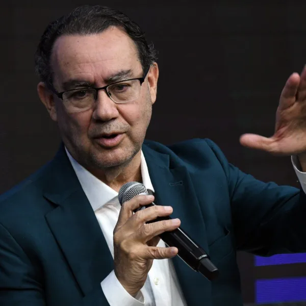 Foto de rosto de Augusto Cury