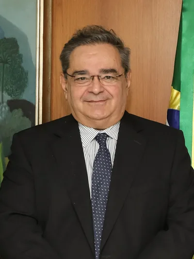 Foto de rosto de Álvaro Dias