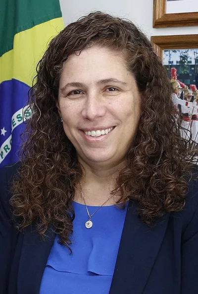 Foto de rosto de Esther Dweck